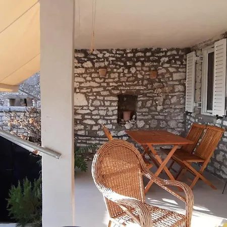 Villa Les De Qeparo