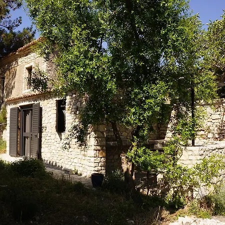 Les De * Qeparo
