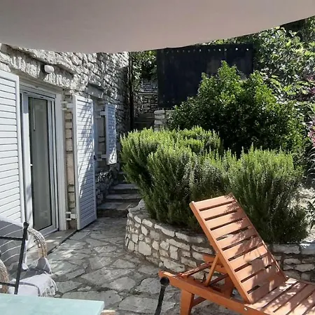 Les De Villa